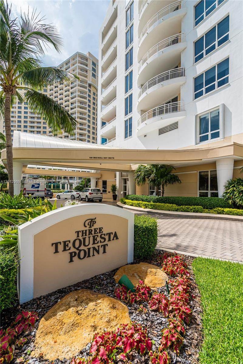 https://bt-photos.global.ssl.fastly.net/miami/1280_boomver_1_A12012909-2.jpg