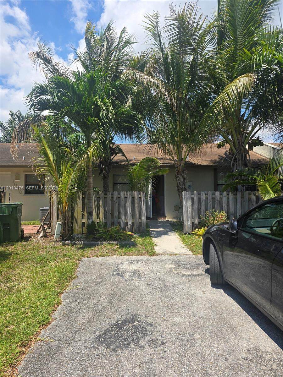 1630 Sandpiper Blvd - Photo 1