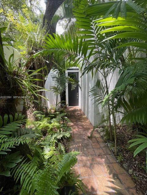 3026 Day Ave - Photo 1