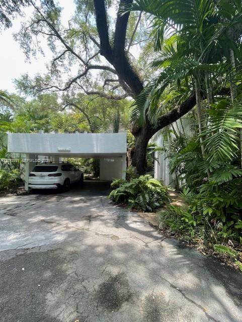 https://bt-photos.global.ssl.fastly.net/miami/orig_boomver_1_A12013591-2.jpg