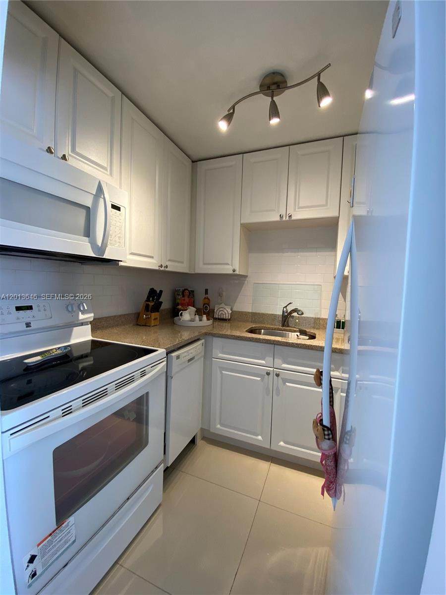 5050 7th St - Photo 1