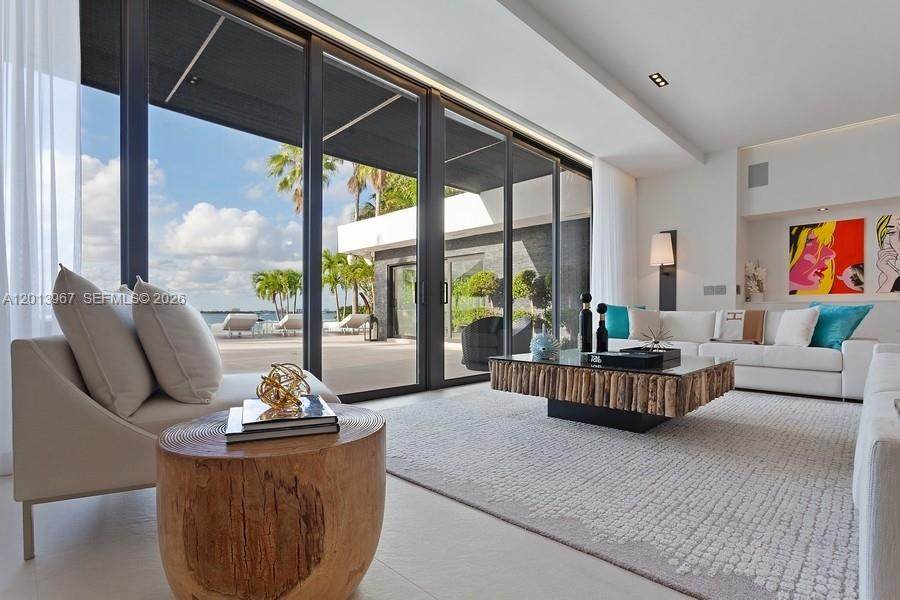 https://bt-photos.global.ssl.fastly.net/miami/orig_boomver_1_A12013967-2.jpg