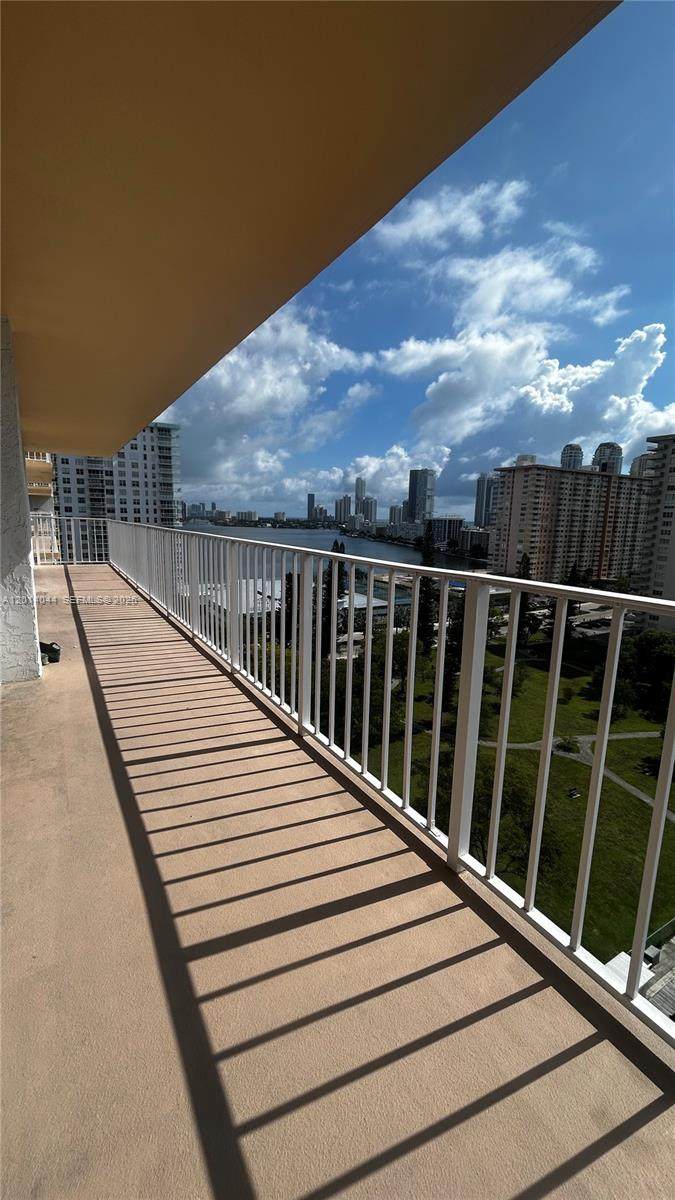 https://bt-photos.global.ssl.fastly.net/miami/orig_boomver_1_A12014044-2.jpg