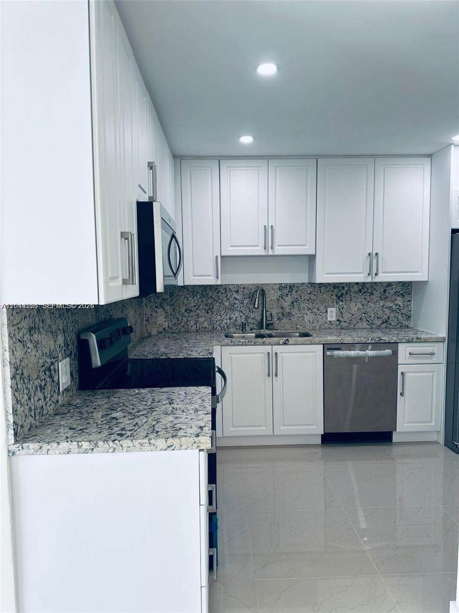 4200 Hillcrest Dr - Photo 1