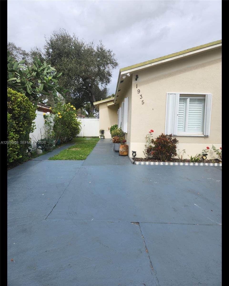 1935 96th St - Photo 1
