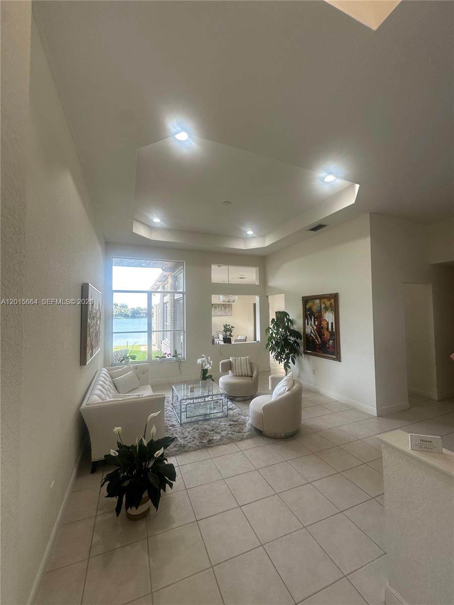https://bt-photos.global.ssl.fastly.net/miami/1280_boomver_1_A12015664-2.jpg