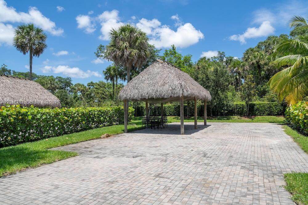 https://bt-photos.global.ssl.fastly.net/miami/orig_boomver_1_A12016281-2.jpg