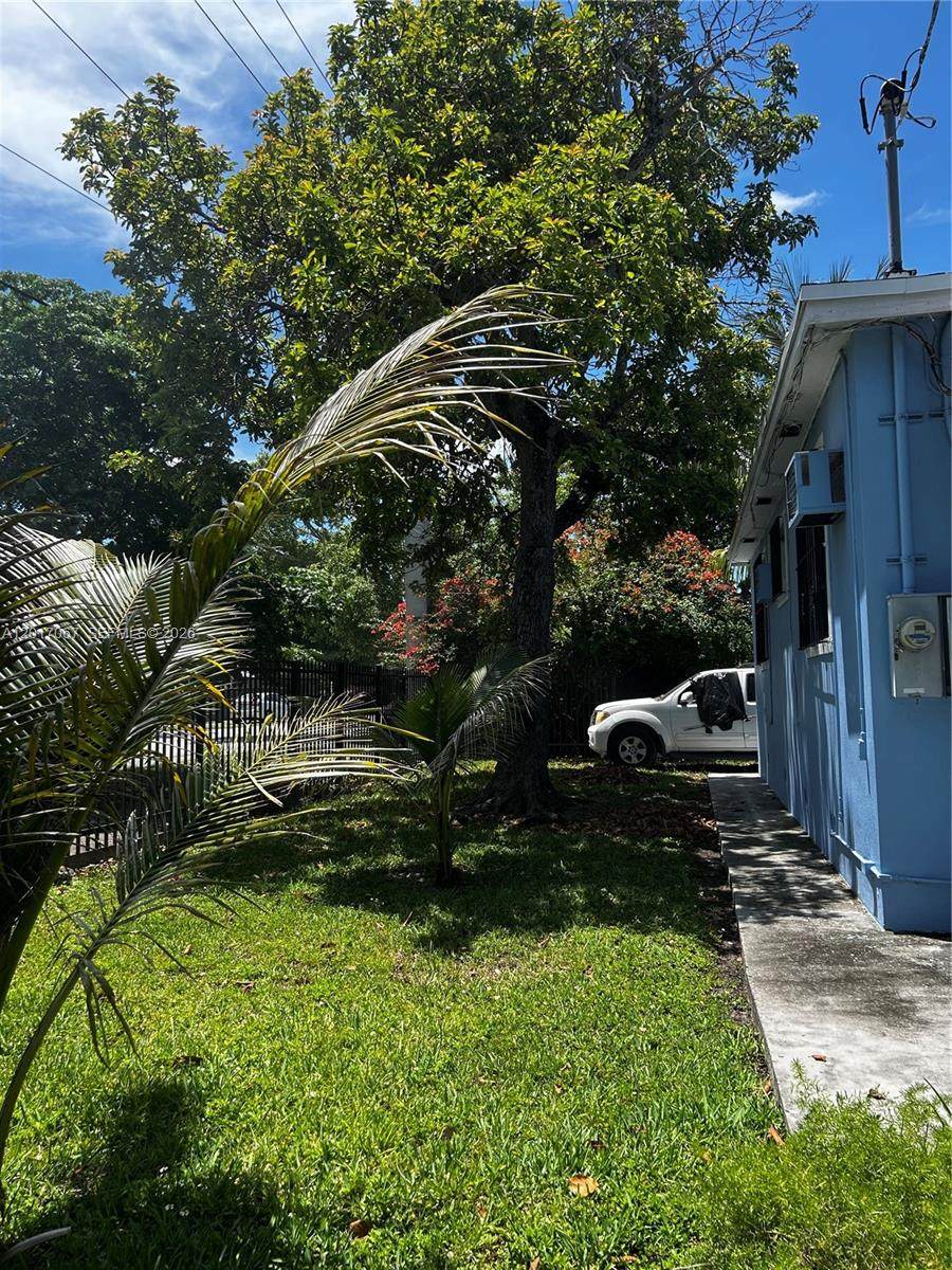 https://bt-photos.global.ssl.fastly.net/miami/1280_boomver_1_A12017067-2.jpg