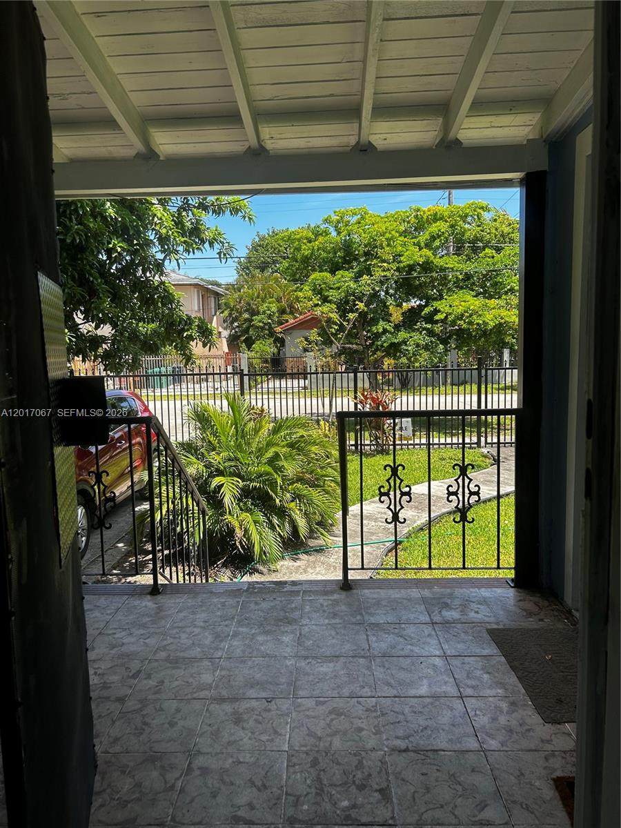 https://bt-photos.global.ssl.fastly.net/miami/1280_boomver_1_A12017067-2.jpg