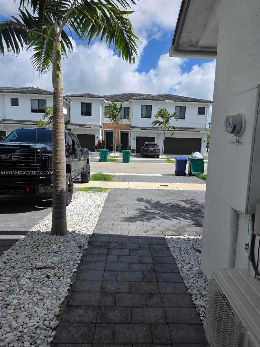 https://bt-photos.global.ssl.fastly.net/miami/orig_boomver_1_A12018213-2.jpg