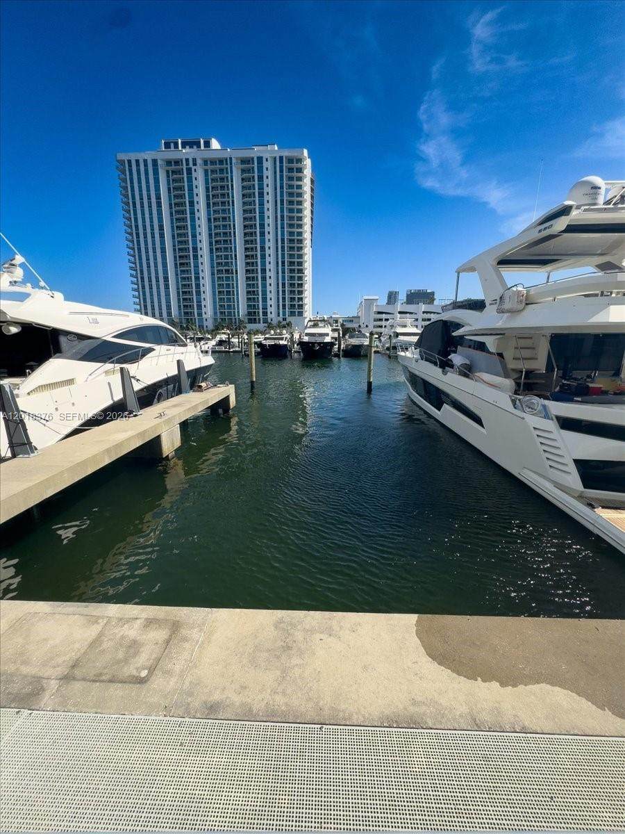 17111 Biscayne Blvd - Photo 1