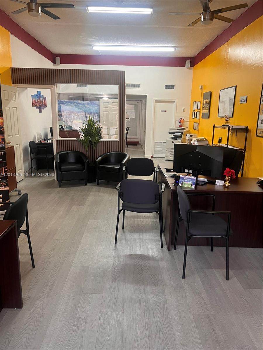 402 27 Ave - Photo 1
