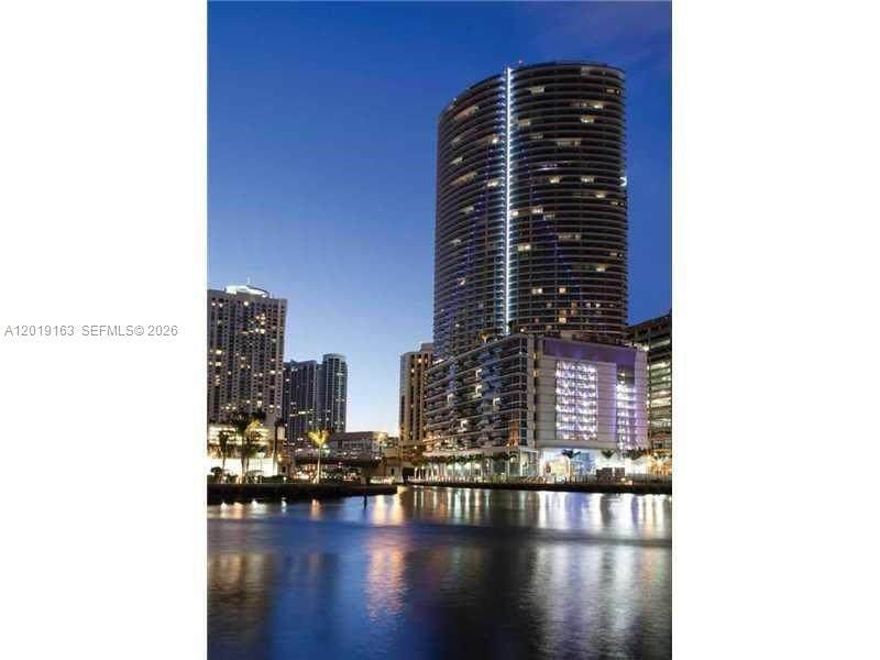 https://bt-photos.global.ssl.fastly.net/miami/orig_boomver_1_A12019163-2.jpg