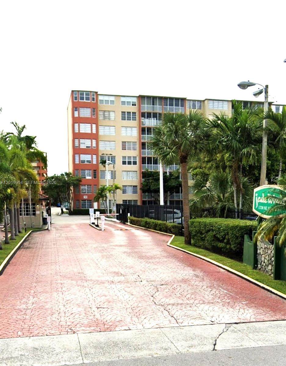 https://bt-photos.global.ssl.fastly.net/miami/1280_boomver_1_A12019984-2.jpg
