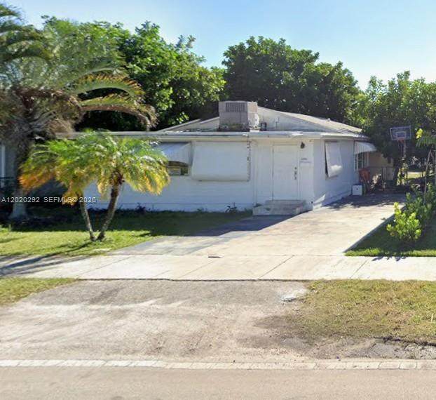 2322 Taft St - Photo 1