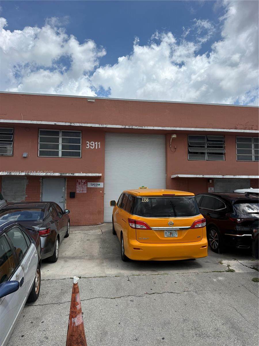 3911 25 ST - Photo 1
