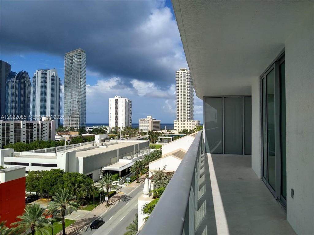 https://bt-photos.global.ssl.fastly.net/miami/orig_boomver_1_A12022085-2.jpg