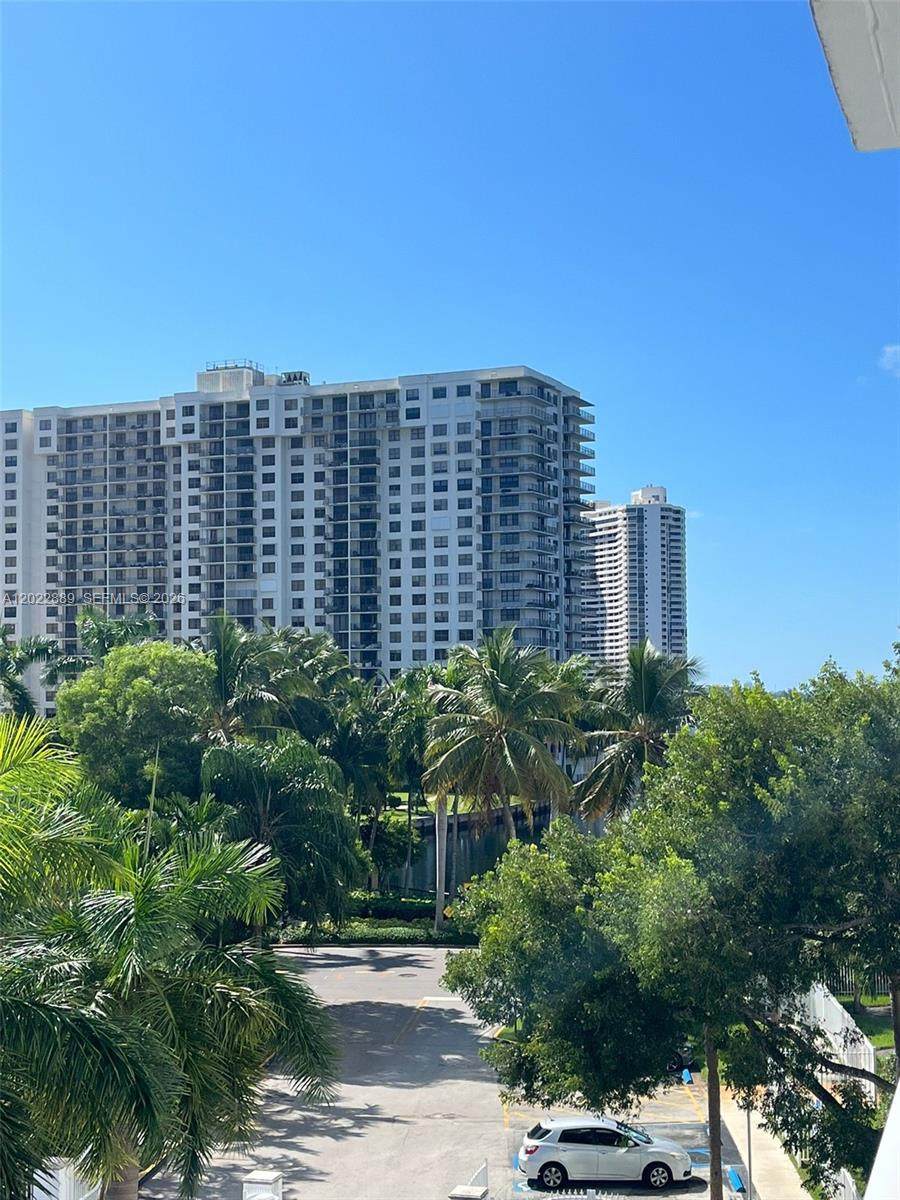 https://bt-photos.global.ssl.fastly.net/miami/orig_boomver_1_A12022889-2.jpg