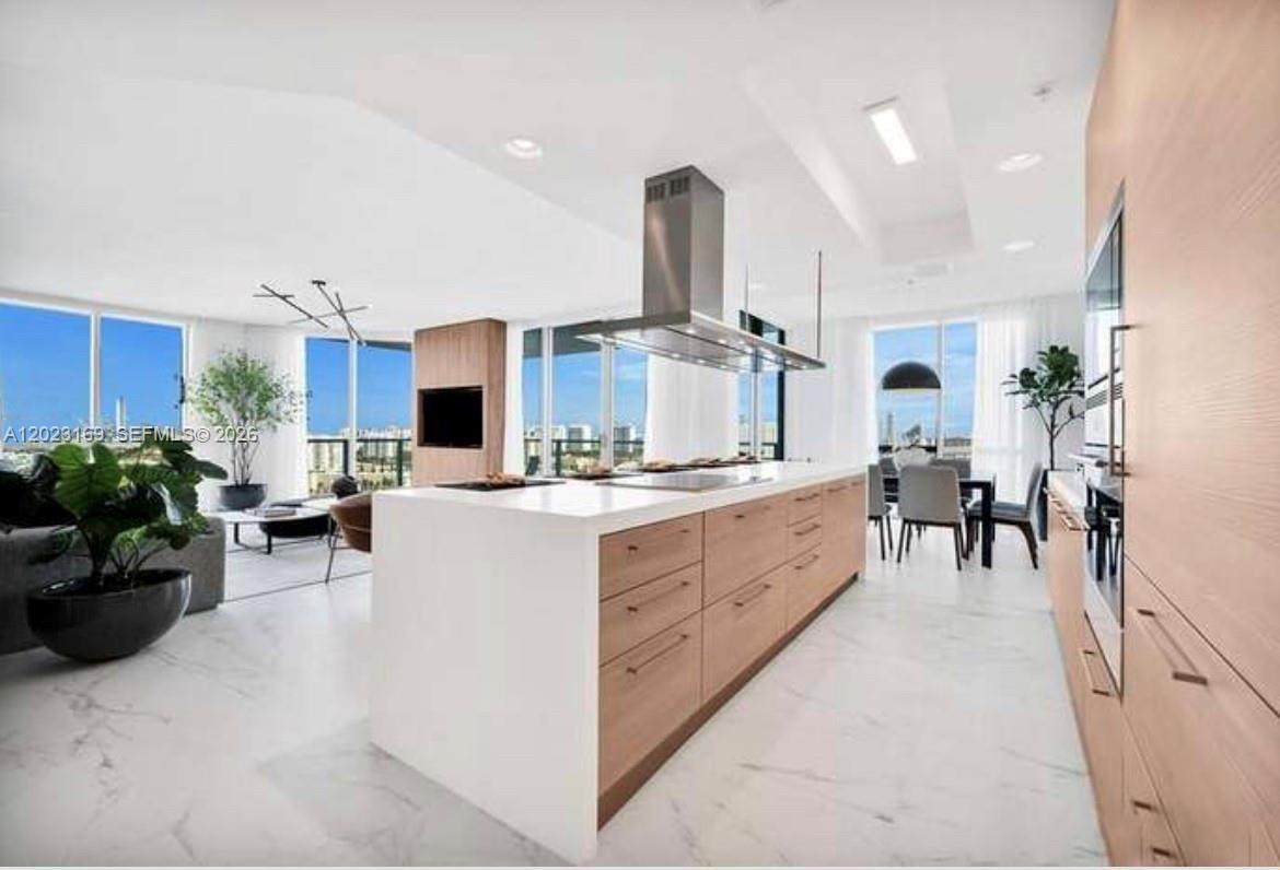 17111 Biscayne Blvd - Photo 1