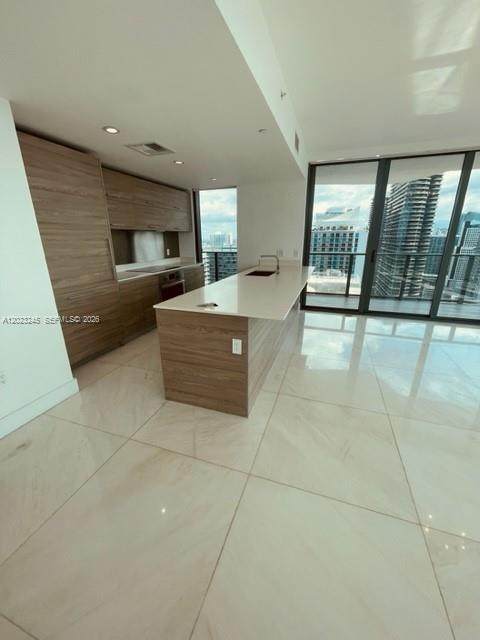 https://bt-photos.global.ssl.fastly.net/miami/orig_boomver_1_A12023245-2.jpg