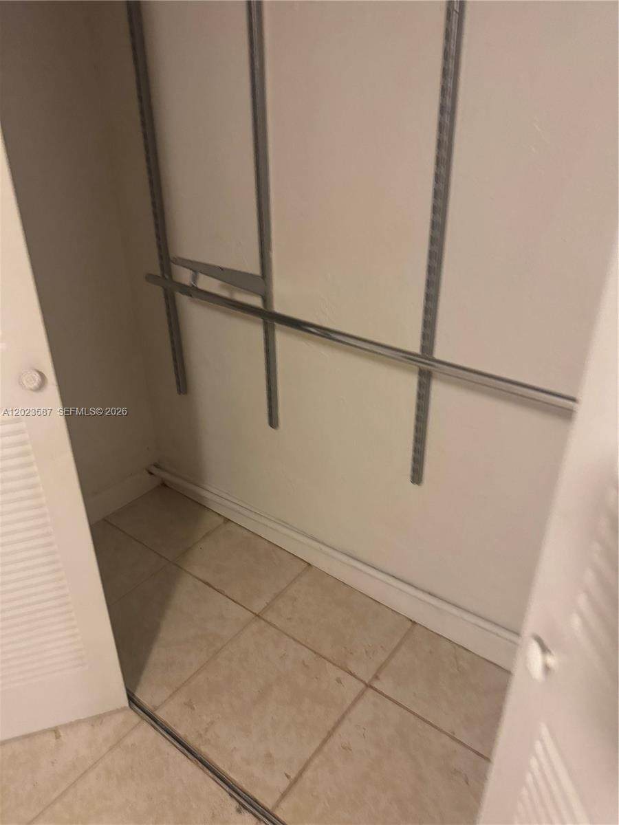 https://bt-photos.global.ssl.fastly.net/miami/orig_boomver_1_A12023587-2.jpg