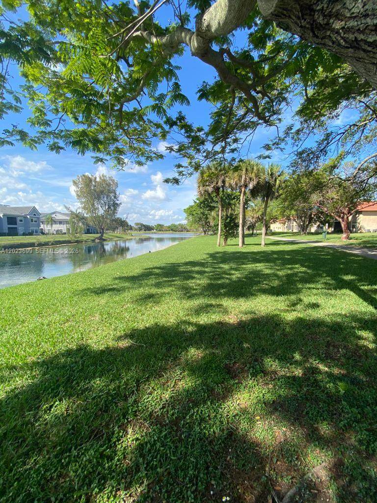 https://bt-photos.global.ssl.fastly.net/miami/1280_boomver_1_A12023699-2.jpg