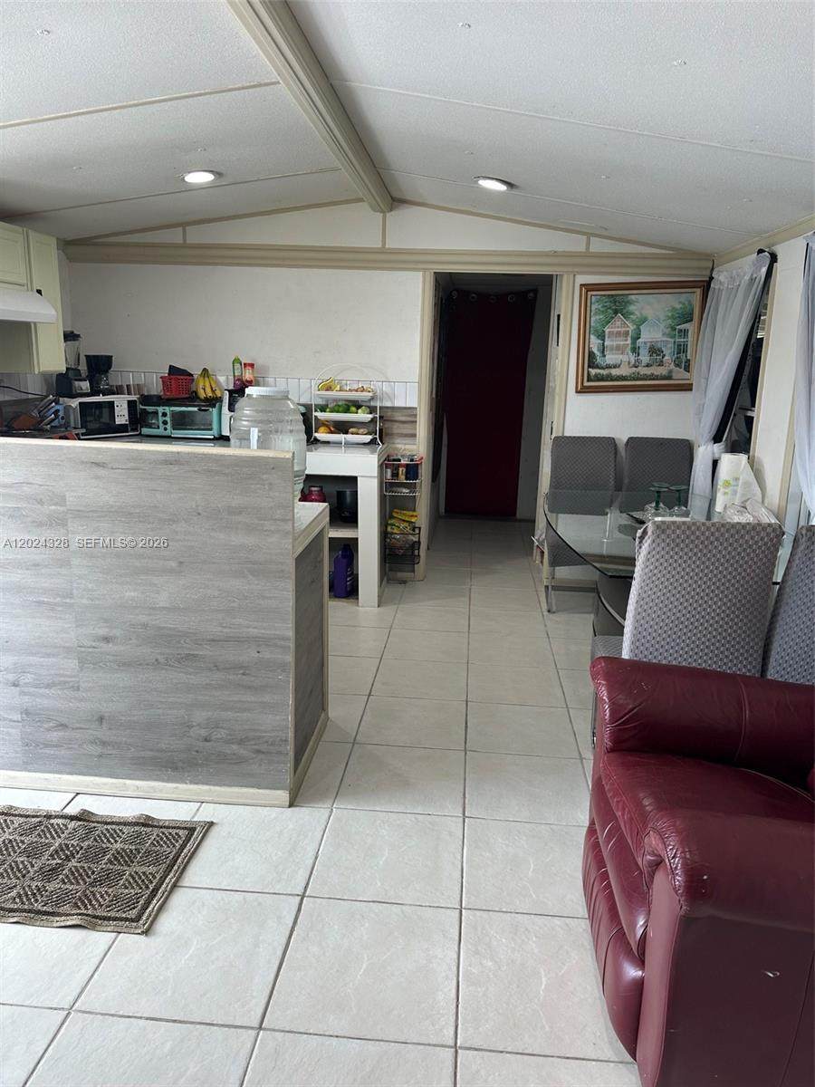 https://bt-photos.global.ssl.fastly.net/miami/1280_boomver_1_A12024328-2.jpg