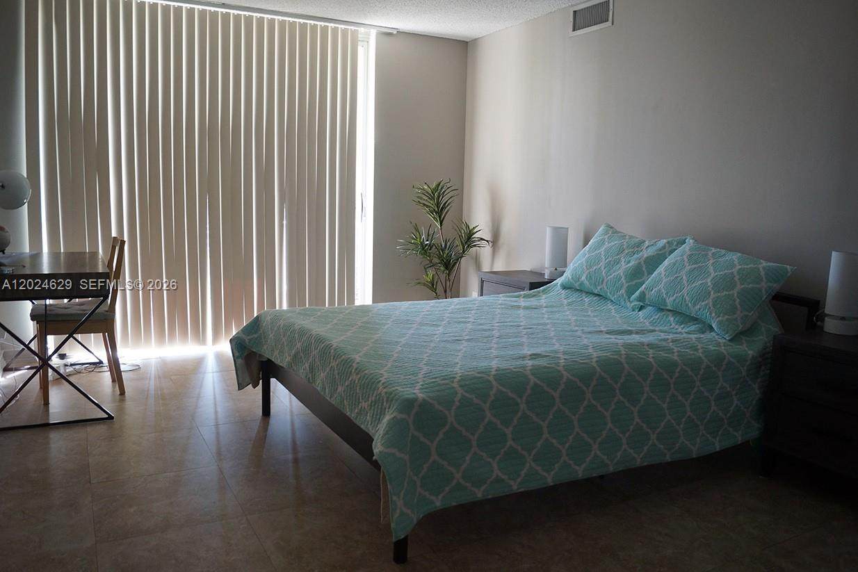 https://bt-photos.global.ssl.fastly.net/miami/orig_boomver_1_A12024629-2.jpg
