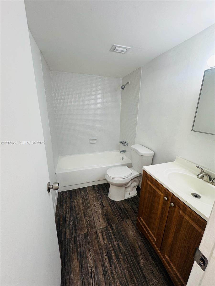 https://bt-photos.global.ssl.fastly.net/miami/orig_boomver_1_A12024726-2.jpg