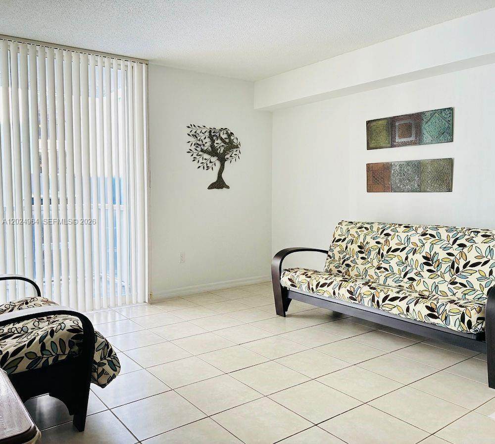 https://bt-photos.global.ssl.fastly.net/miami/orig_boomver_1_A12024964-2.jpg