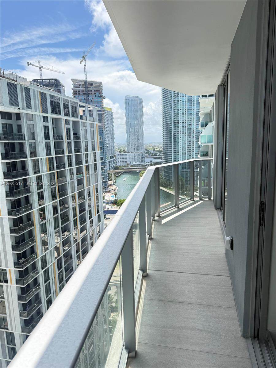 https://bt-photos.global.ssl.fastly.net/miami/orig_boomver_1_A12025517-2.jpg