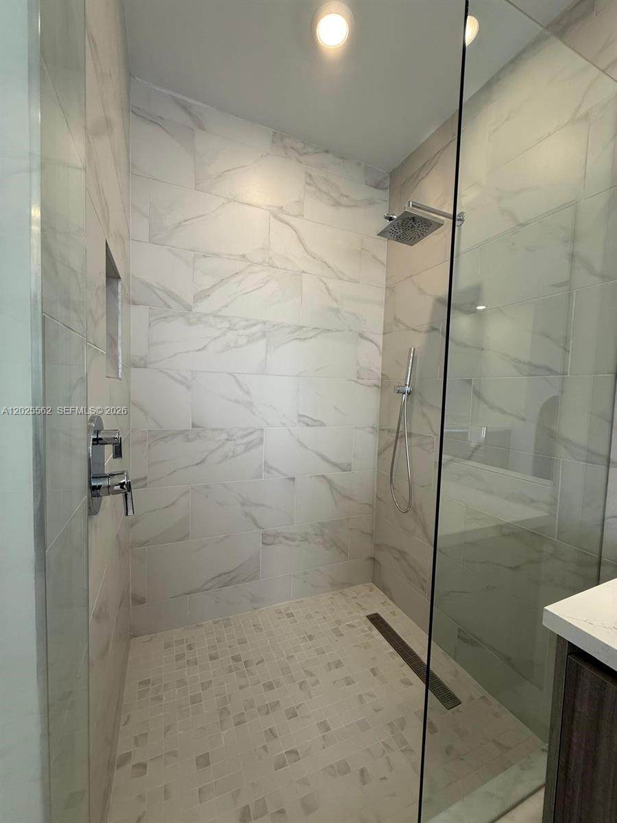 https://bt-photos.global.ssl.fastly.net/miami/1280_boomver_1_A12025562-2.jpg