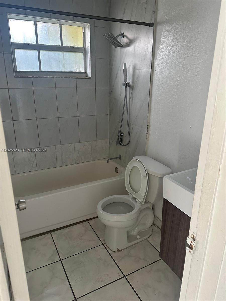 https://bt-photos.global.ssl.fastly.net/miami/orig_boomver_1_A12025820-2.jpg