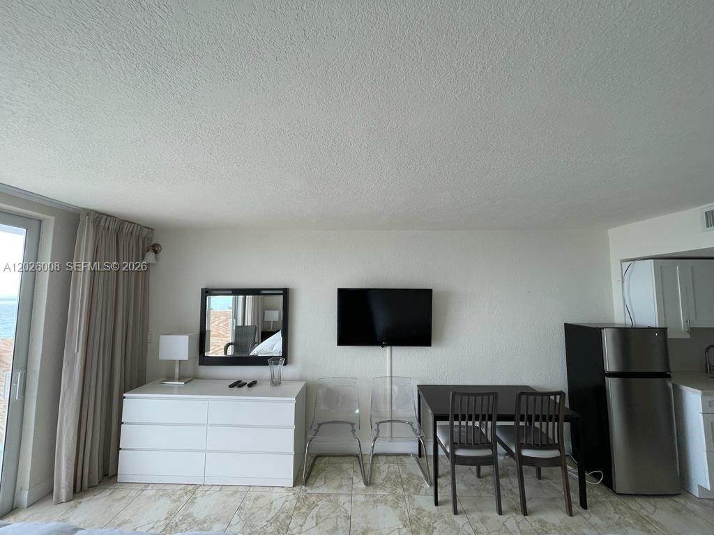https://bt-photos.global.ssl.fastly.net/miami/orig_boomver_1_A12026008-2.jpg