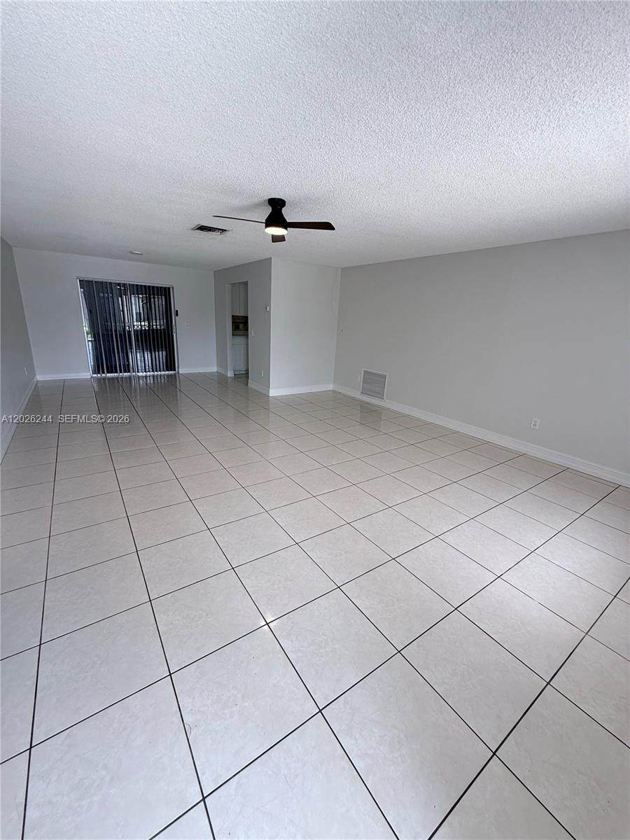 https://bt-photos.global.ssl.fastly.net/miami/orig_boomver_1_A12026244-2.jpg