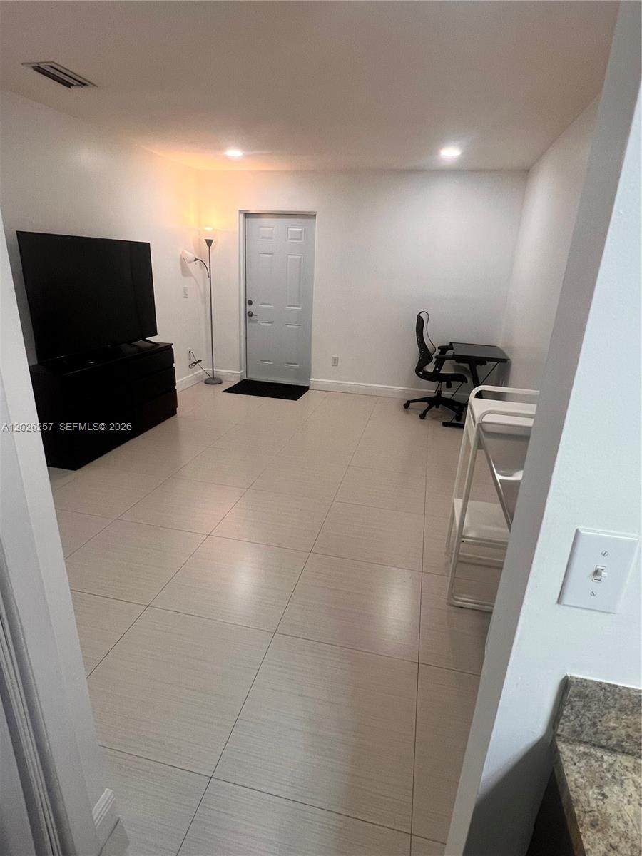 https://bt-photos.global.ssl.fastly.net/miami/1280_boomver_1_A12026257-2.jpg