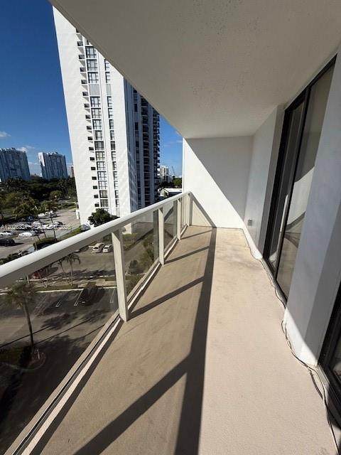 https://bt-photos.global.ssl.fastly.net/miami/orig_boomver_1_A12026334-2.jpg