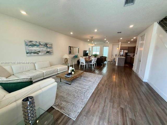 https://bt-photos.global.ssl.fastly.net/miami/orig_boomver_1_A12027128-2.jpg