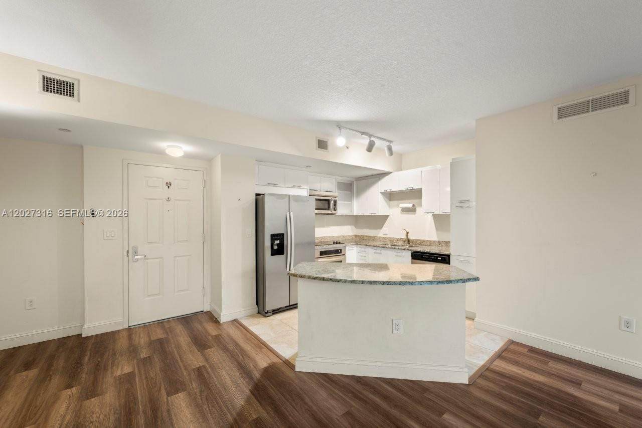 510 84th Ave - Photo 1
