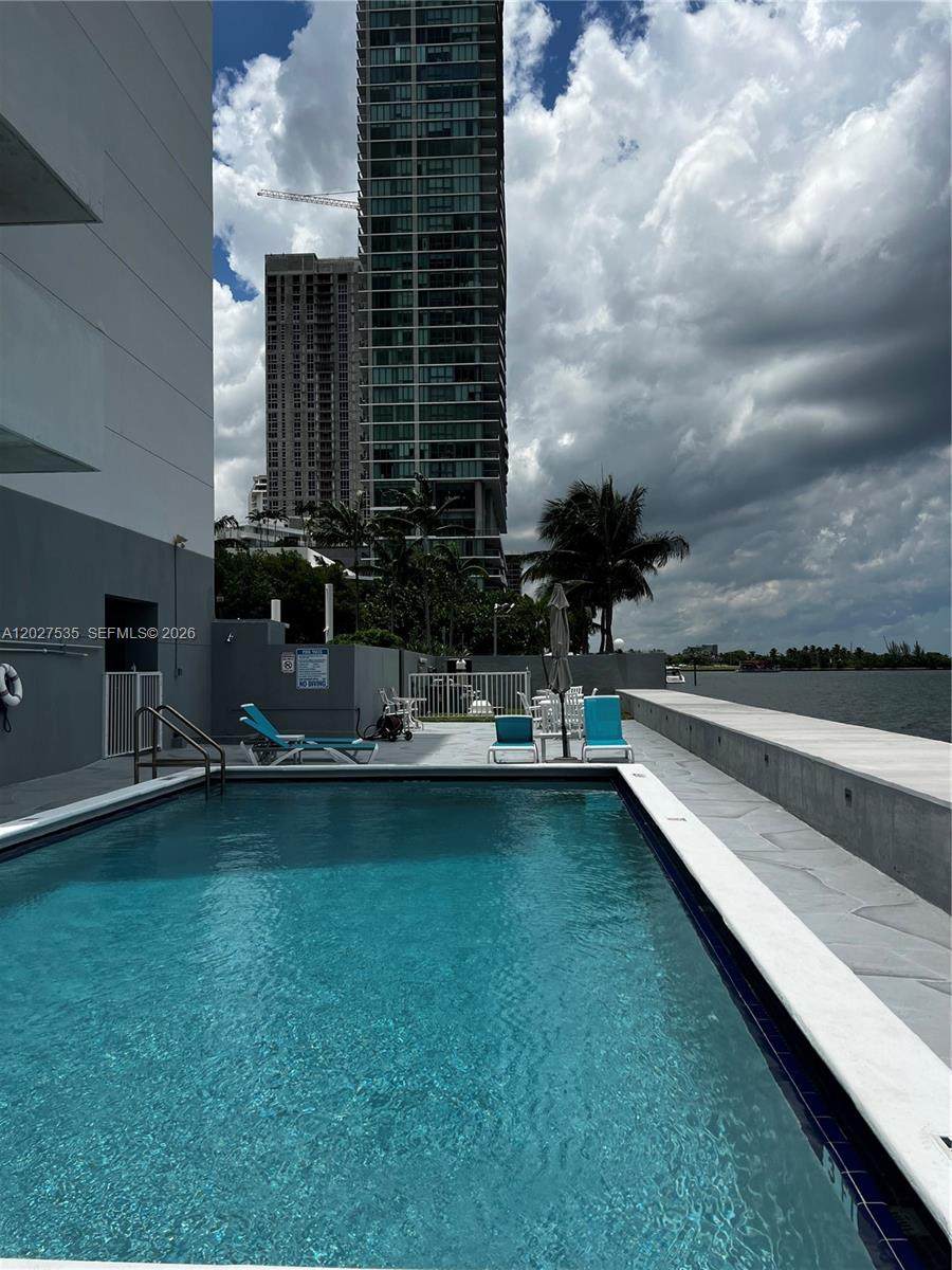 https://bt-photos.global.ssl.fastly.net/miami/orig_boomver_1_A12027535-2.jpg