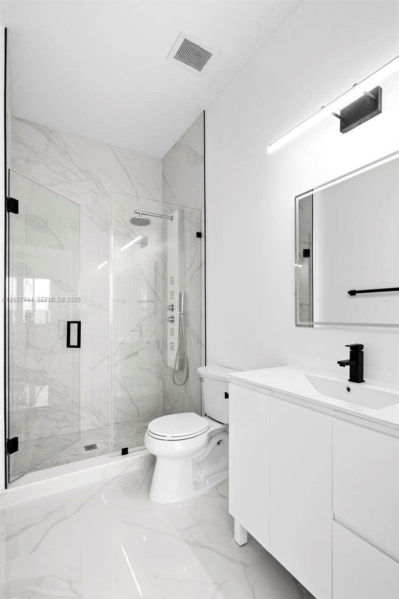 https://bt-photos.global.ssl.fastly.net/miami/1280_boomver_1_A12027744-2.jpg