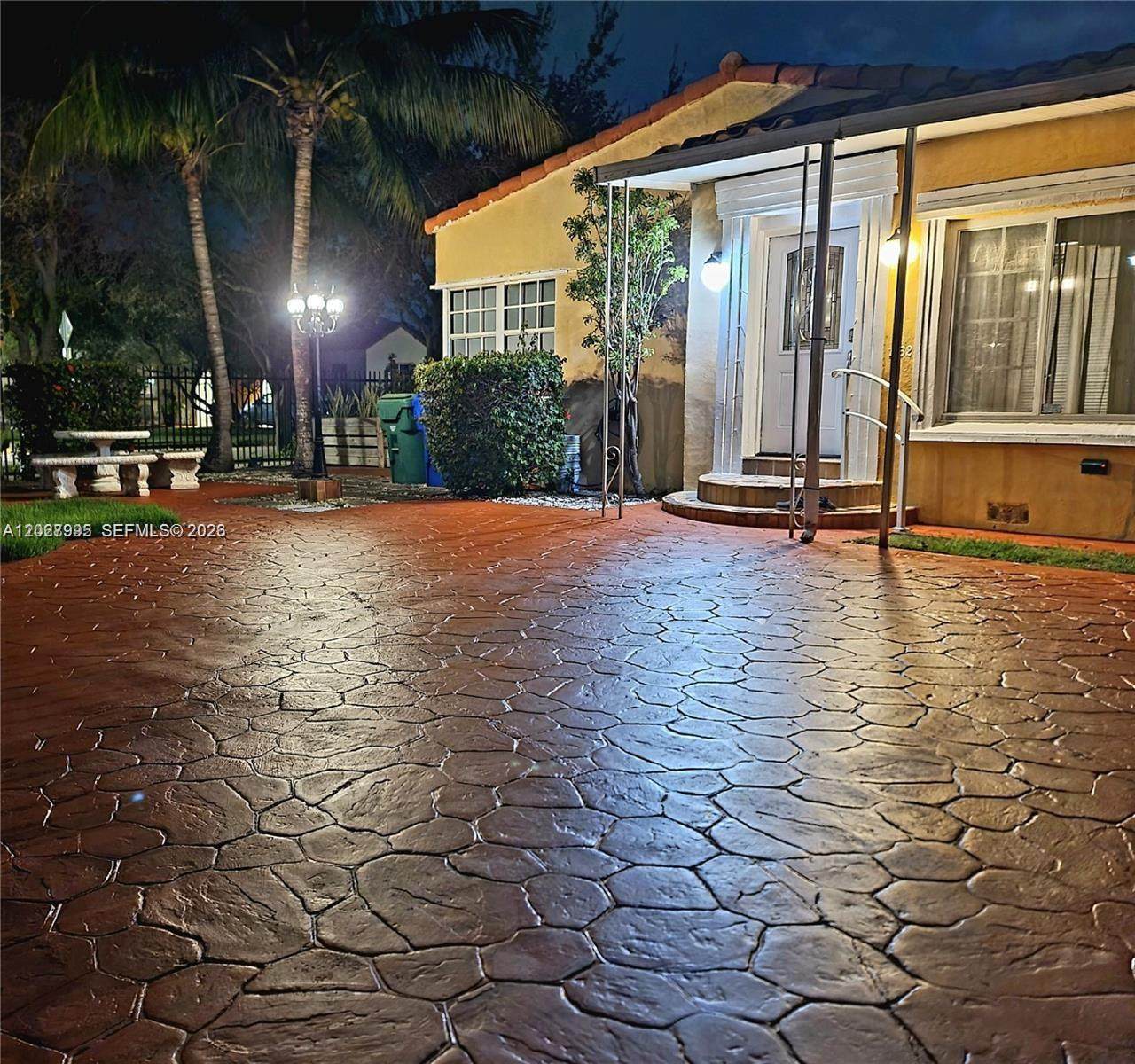 https://bt-photos.global.ssl.fastly.net/miami/1280_boomver_1_A12027995-2.jpg