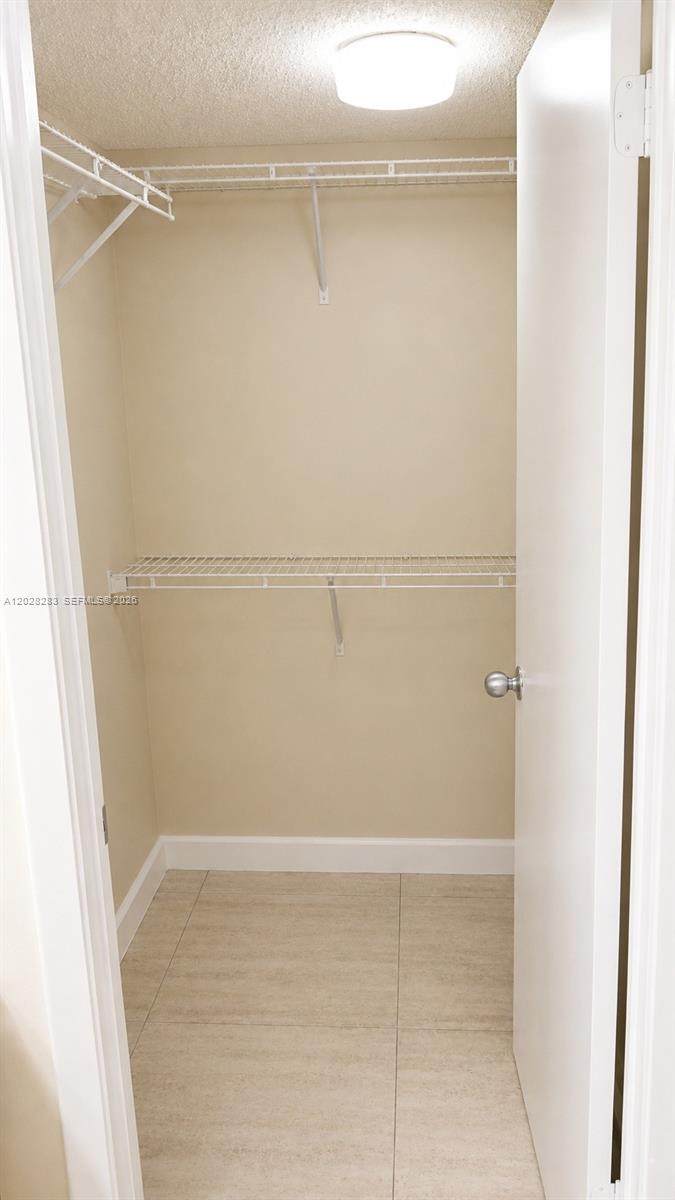 https://bt-photos.global.ssl.fastly.net/miami/orig_boomver_1_A12028283-2.jpg