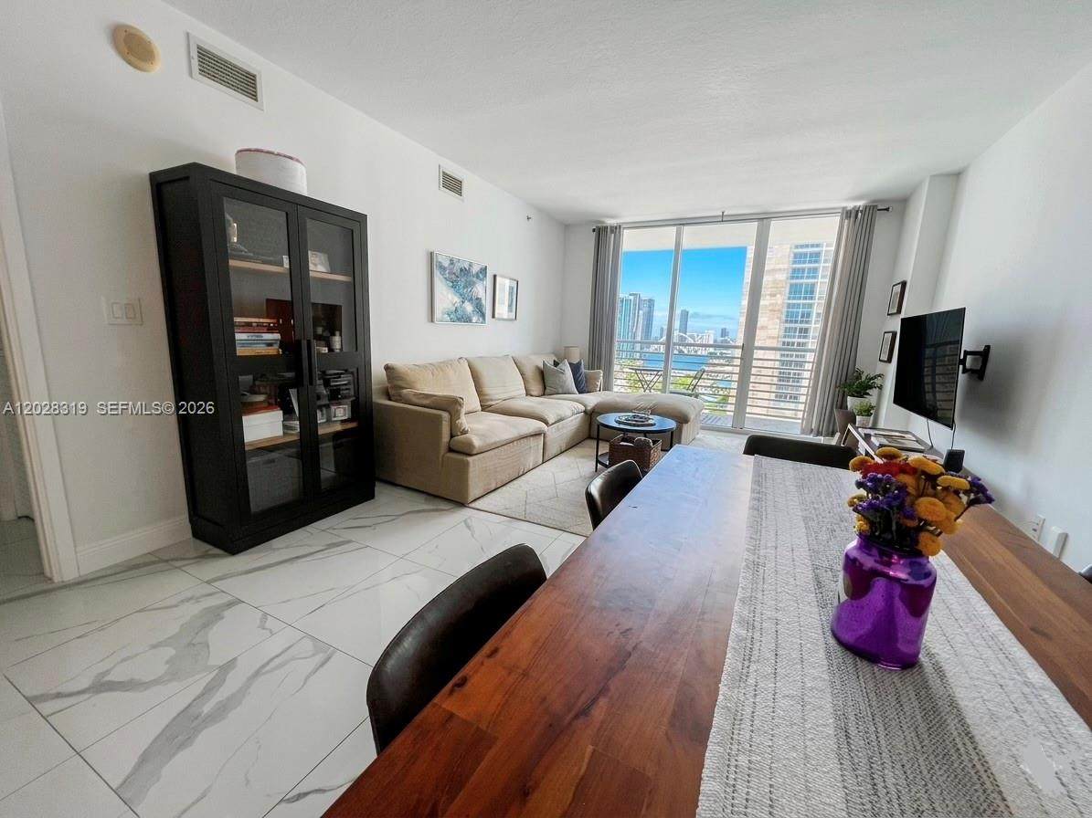 335 Biscayne Blvd - Photo 1