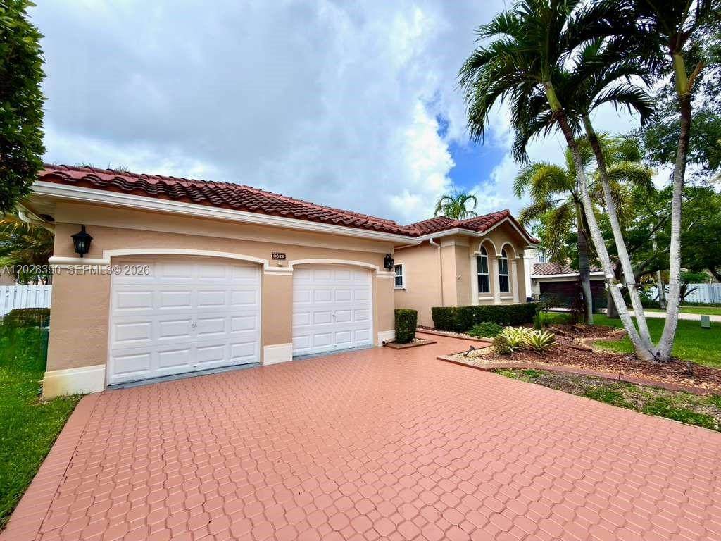 https://bt-photos.global.ssl.fastly.net/miami/orig_boomver_1_A12028390-2.jpg