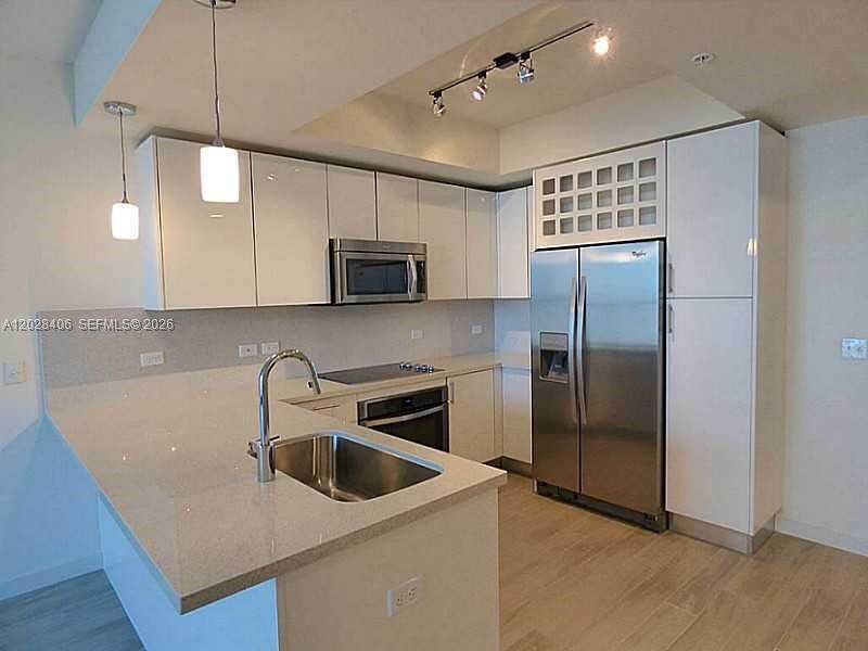 999 1 AVE - Photo 1