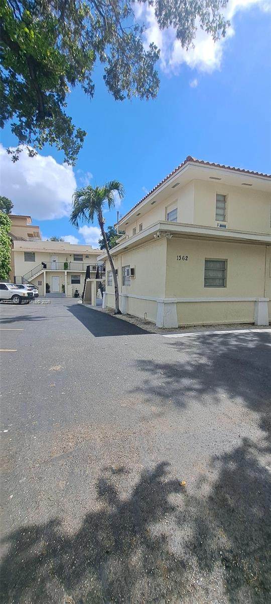 1362 2nd St - Photo 1