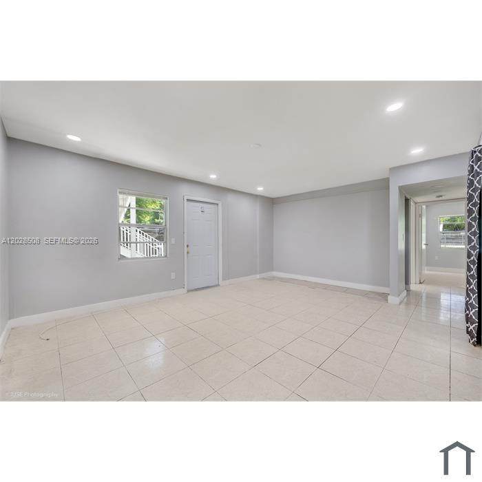 616 67th St - Photo 1