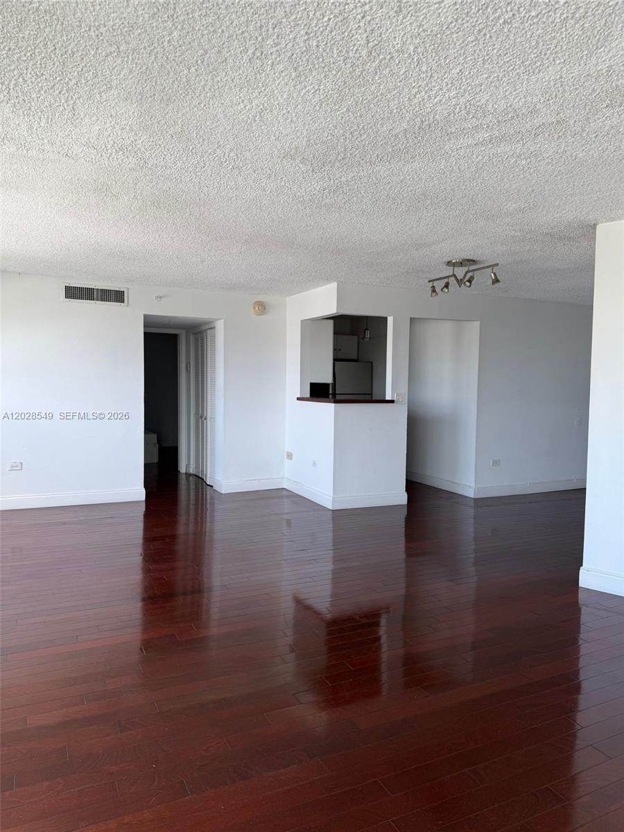 1881 Washington Ave - Photo 1