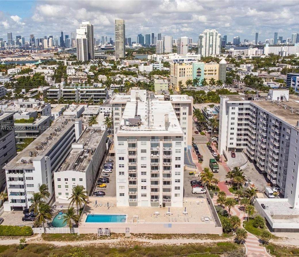345 Ocean Dr - Photo 1